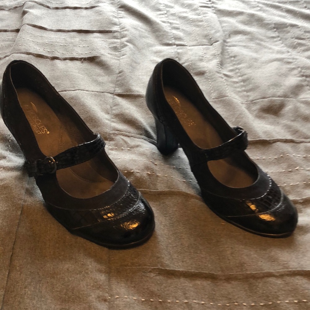 Aerosoles Heelrest Black Mary Jane’s size 8.5